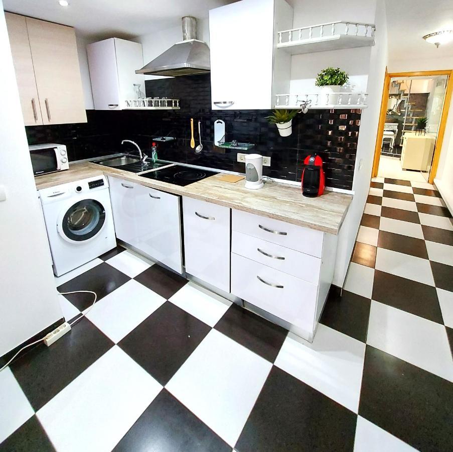 Elegant 3 Bedrooms, Wifi Free Адехе Екстериор снимка