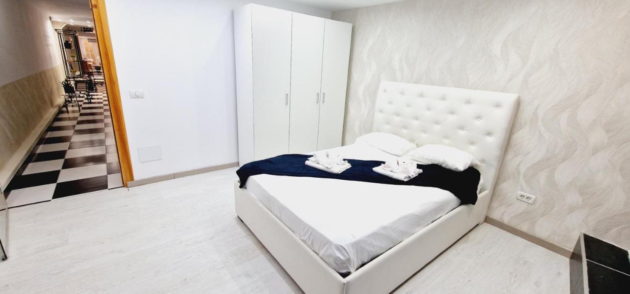 Elegant 3 Bedrooms, Wifi Free Адехе Екстериор снимка